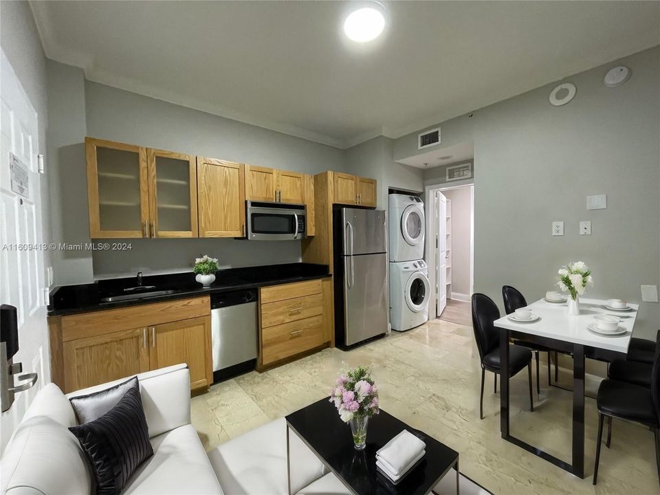 For Rent: $2,000 (1 beds, 1 baths, 360 Square Feet)