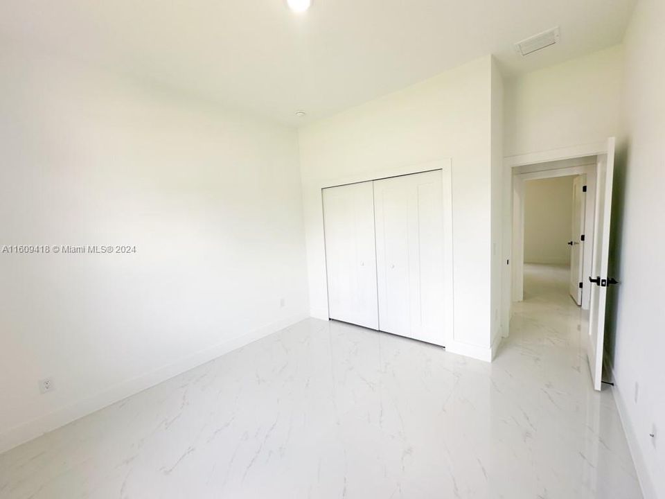 Vendido Recientemente: $385,000 (3 camas, 2 baños, 0 Pies cuadrados)