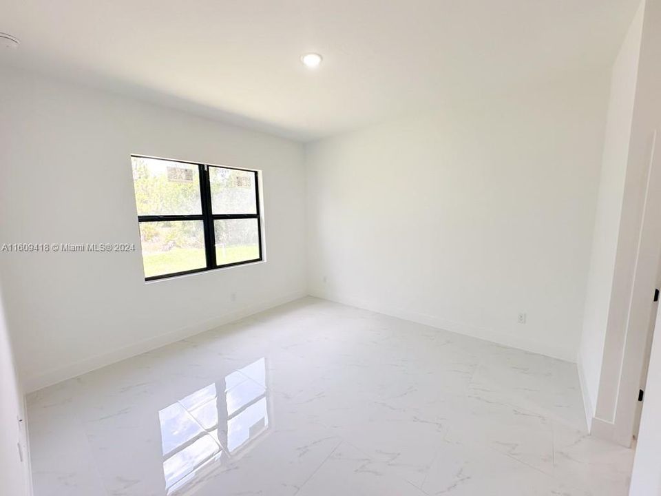 Vendido Recientemente: $385,000 (3 camas, 2 baños, 0 Pies cuadrados)