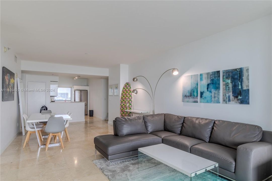 Active With Contract: $665,000 (2 beds, 2 baths, 1158 Square Feet)