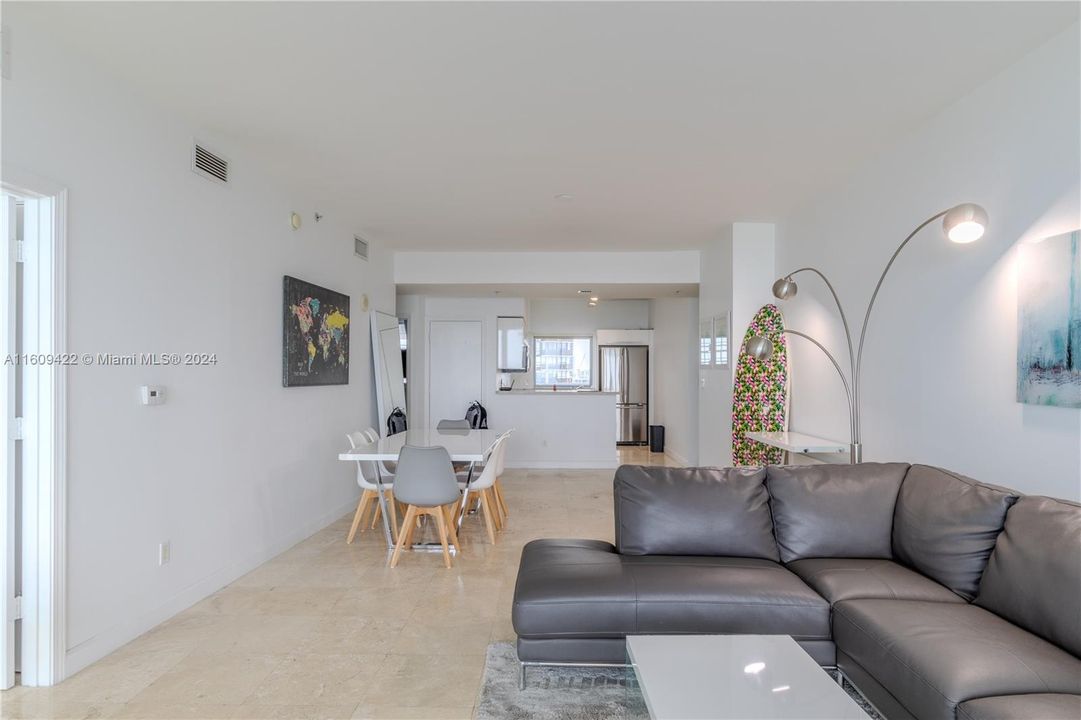 For Sale: $675,000 (2 beds, 2 baths, 1158 Square Feet)