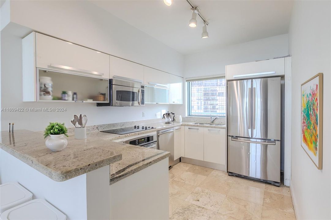 For Sale: $675,000 (2 beds, 2 baths, 1158 Square Feet)