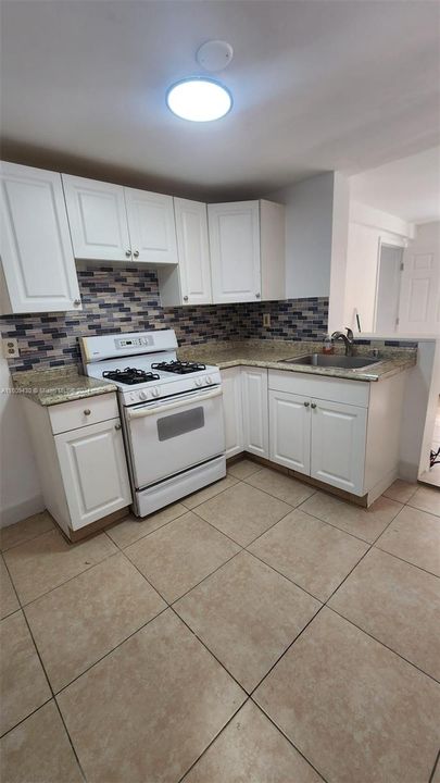 For Rent: $2,250 (2 beds, 1 baths, 2087 Square Feet)