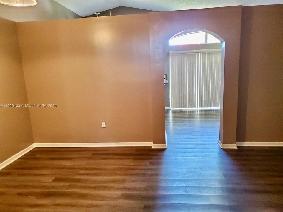 For Rent: $3,500 (3 beds, 2 baths, 1450 Square Feet)