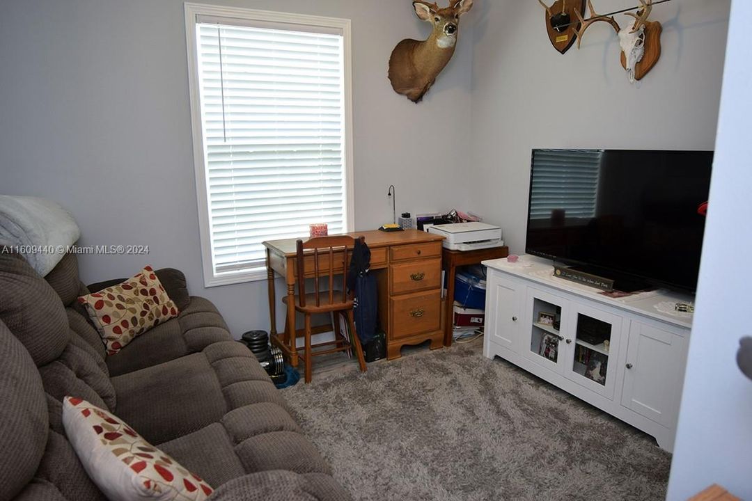 For Sale: $129,900 (3 beds, 2 baths, 1309 Square Feet)