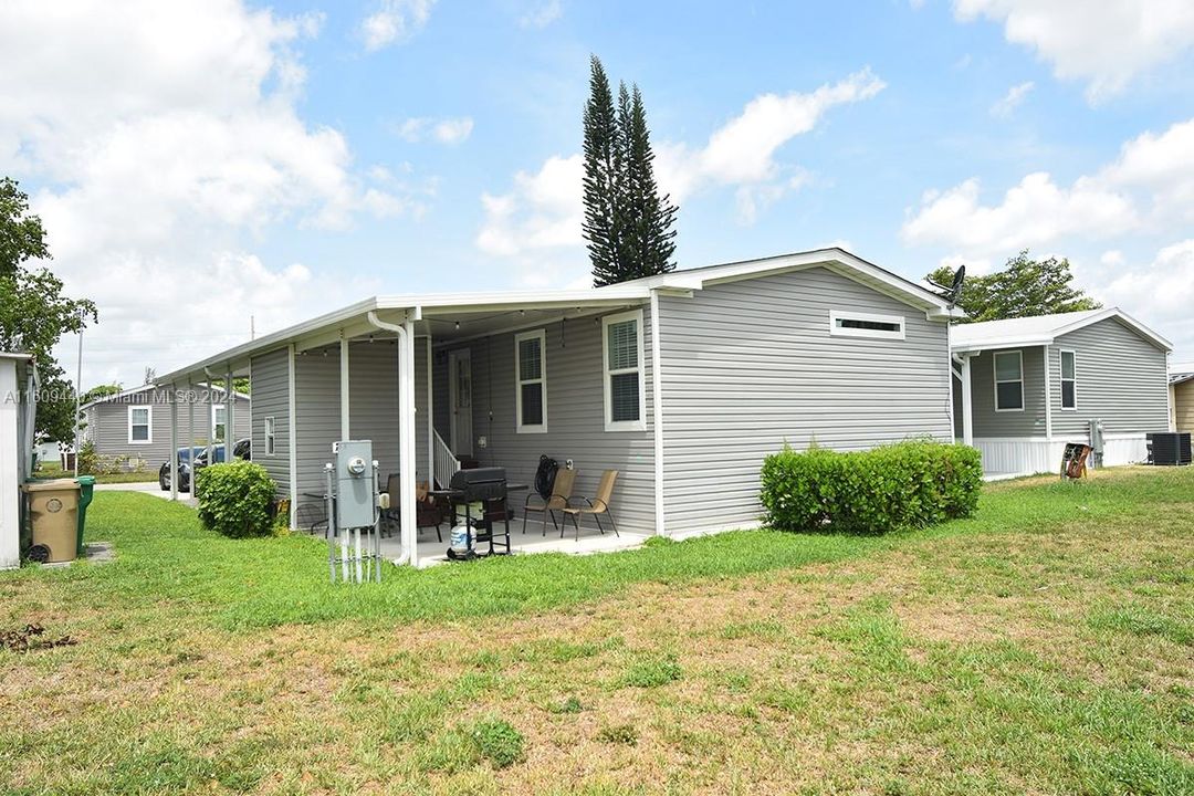 For Sale: $129,900 (3 beds, 2 baths, 1309 Square Feet)