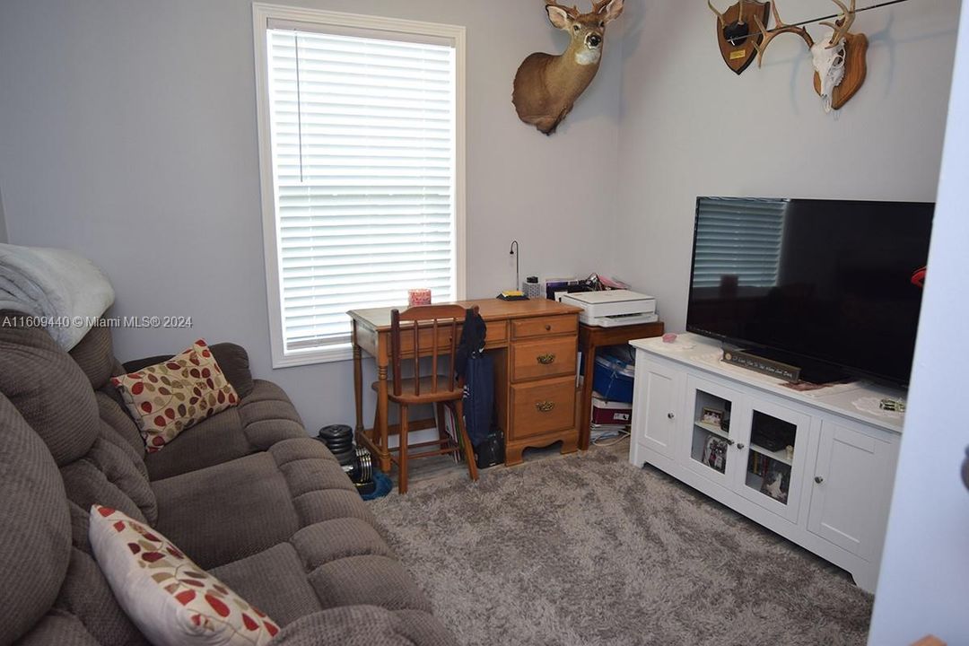 For Sale: $129,900 (3 beds, 2 baths, 1309 Square Feet)