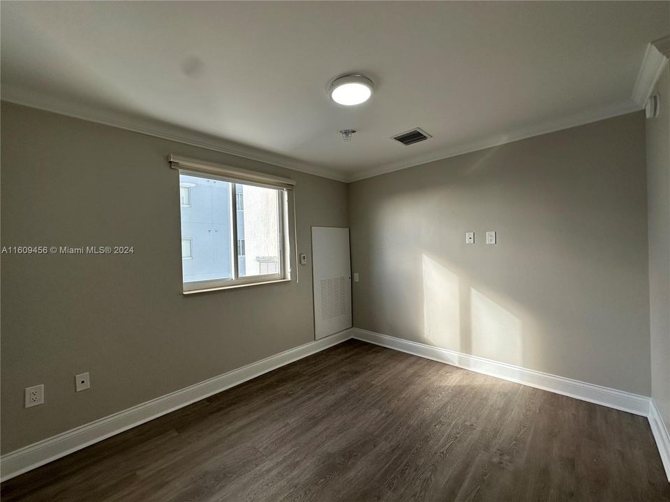 For Rent: $2,650 (2 beds, 2 baths, 719 Square Feet)