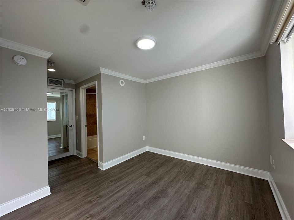 For Rent: $2,650 (2 beds, 2 baths, 719 Square Feet)