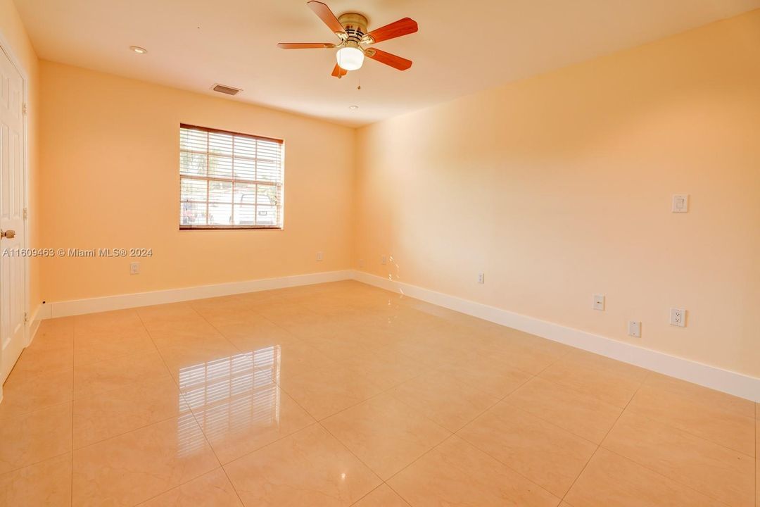 For Rent: $2,750 (2 beds, 2 baths, 1598 Square Feet)
