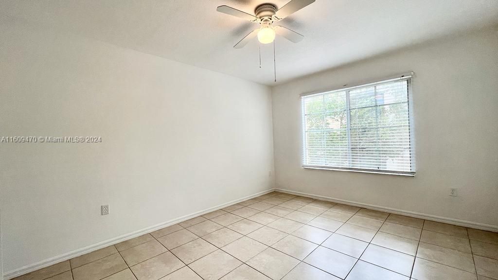 Recently Rented: $2,000 (2 beds, 1 baths, 926 Square Feet)