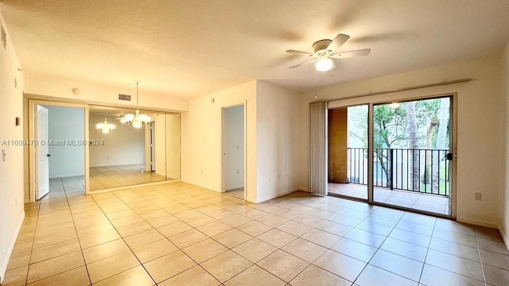 Recently Rented: $2,000 (2 beds, 1 baths, 926 Square Feet)