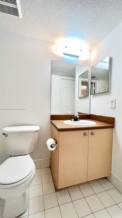 Recently Rented: $2,000 (2 beds, 1 baths, 926 Square Feet)