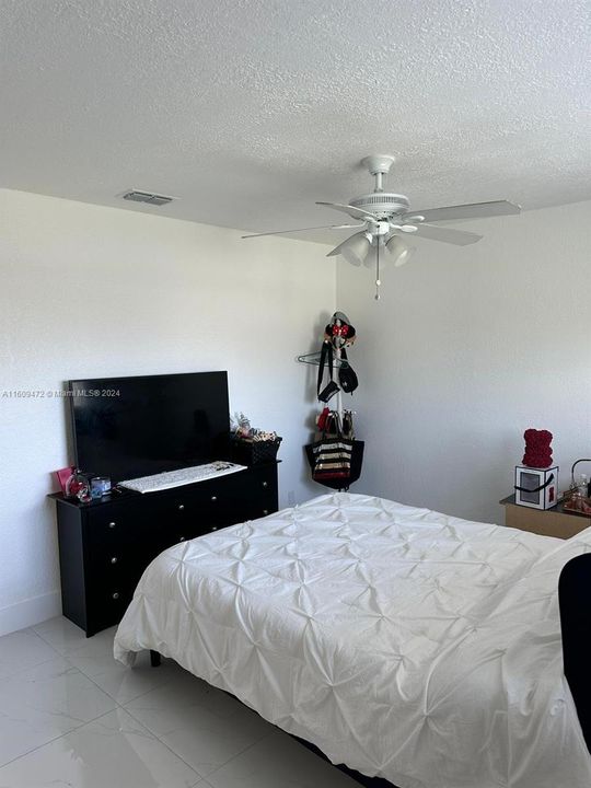 For Rent: $2,600 (3 beds, 2 baths, 1458 Square Feet)