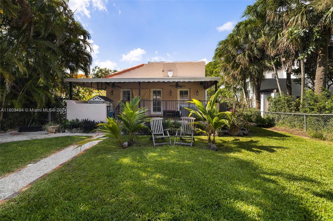 For Sale: $1,775,000 (3 beds, 2 baths, 1564 Square Feet)