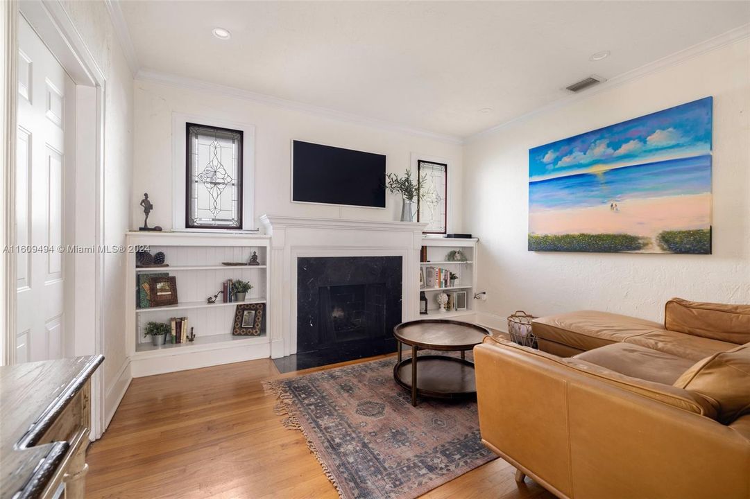 For Sale: $1,775,000 (3 beds, 2 baths, 1564 Square Feet)