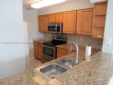 For Rent: $3,150 (3 beds, 2 baths, 1454 Square Feet)