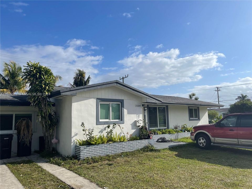 For Sale: $675,000 (4 beds, 2 baths, 1473 Square Feet)