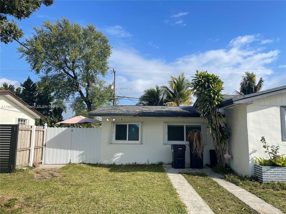 For Sale: $675,000 (4 beds, 2 baths, 1473 Square Feet)