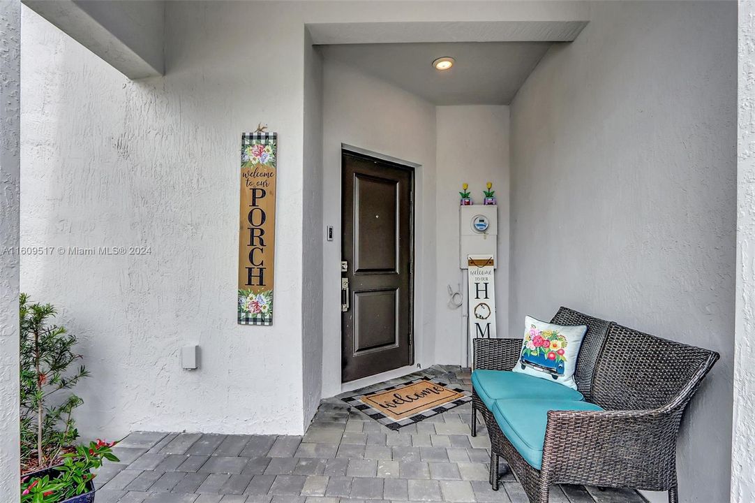 For Sale: $540,000 (3 beds, 2 baths, 1539 Square Feet)