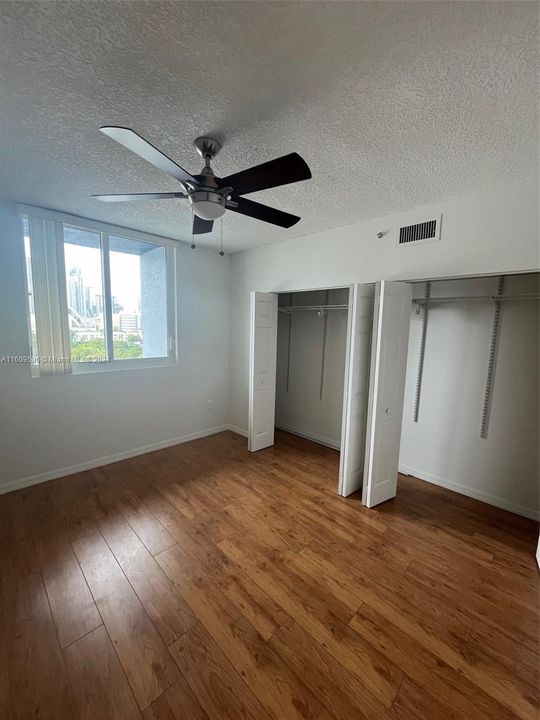 For Rent: $2,550 (1 beds, 1 baths, 718 Square Feet)