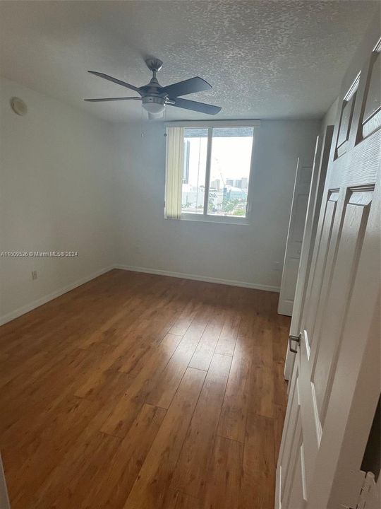 For Rent: $2,550 (1 beds, 1 baths, 718 Square Feet)