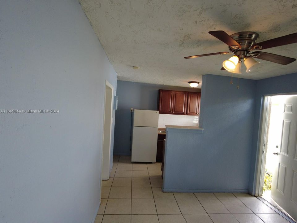 Recently Rented: $1,600 (1 beds, 1 baths, 440 Square Feet)