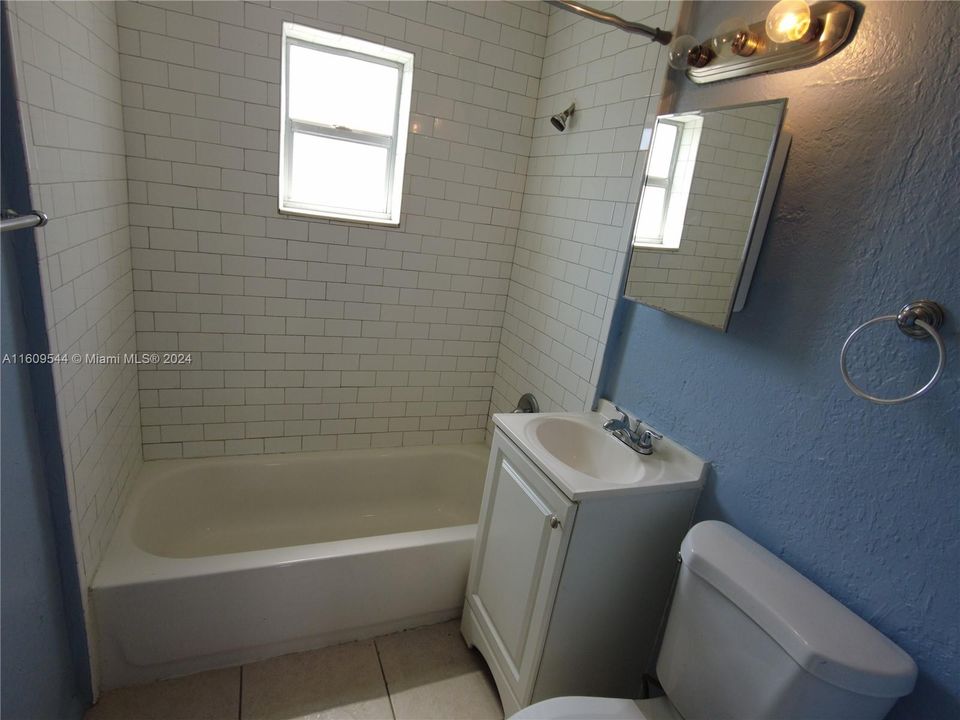 Recently Rented: $1,600 (1 beds, 1 baths, 440 Square Feet)