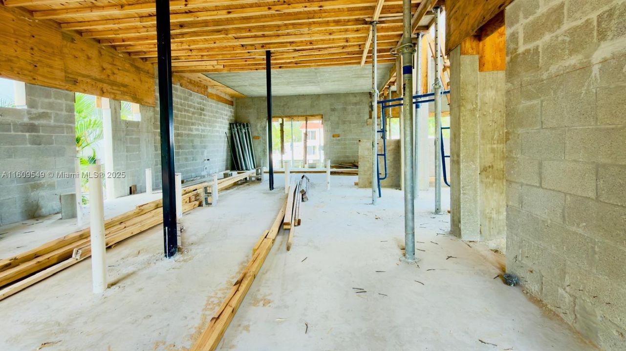 待售: $4,960,000 (5 贝兹, 6 浴室, 1336 平方英尺)