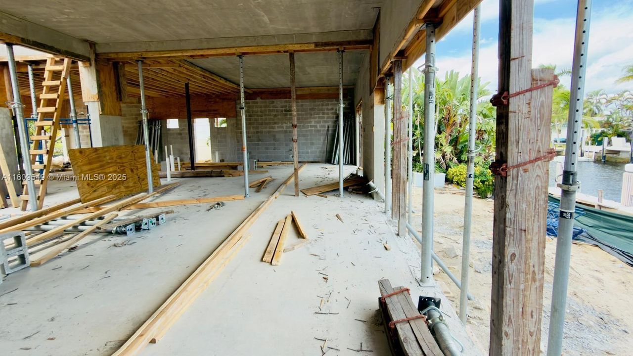 待售: $4,960,000 (5 贝兹, 6 浴室, 1336 平方英尺)