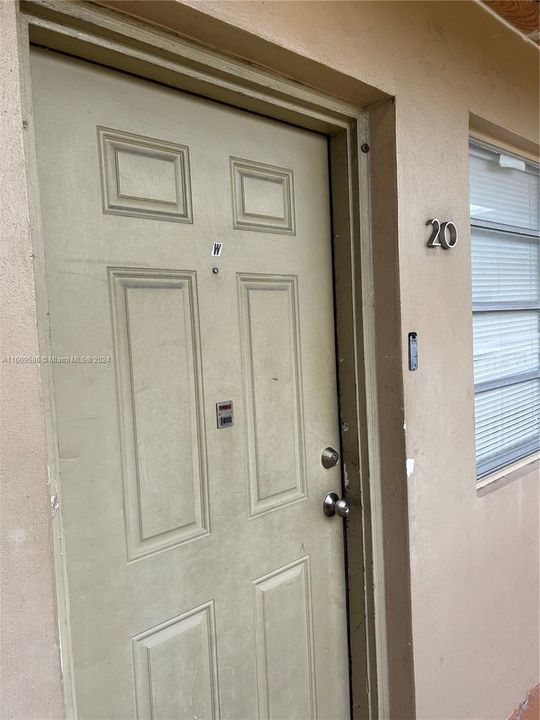 For Rent: $2,150 (2 beds, 2 baths, 952 Square Feet)