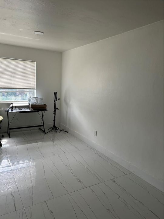 For Rent: $2,150 (2 beds, 2 baths, 952 Square Feet)