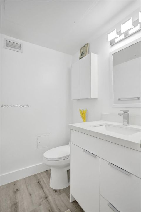 For Rent: $3,600 (1 beds, 1 baths, 835 Square Feet)