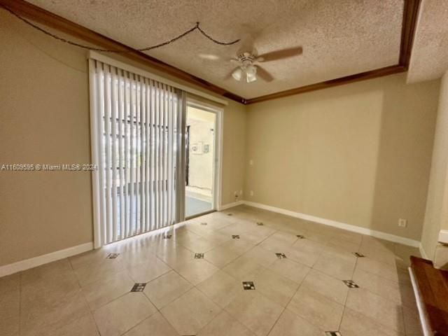 For Rent: $2,500 (2 beds, 1 baths, 1040 Square Feet)