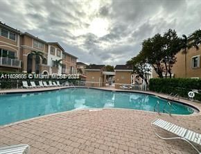 Active With Contract: $325,000 (2 beds, 2 baths, 1130 Square Feet)