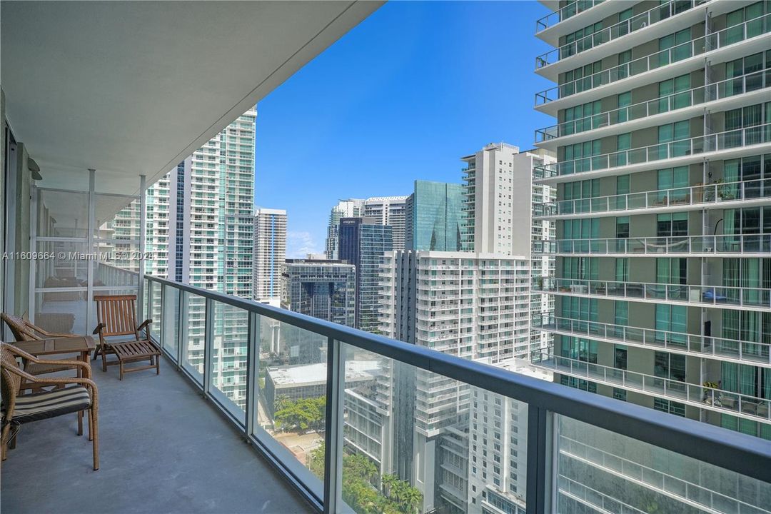 Active With Contract: $449,000 (1 beds, 1 baths, 707 Square Feet)