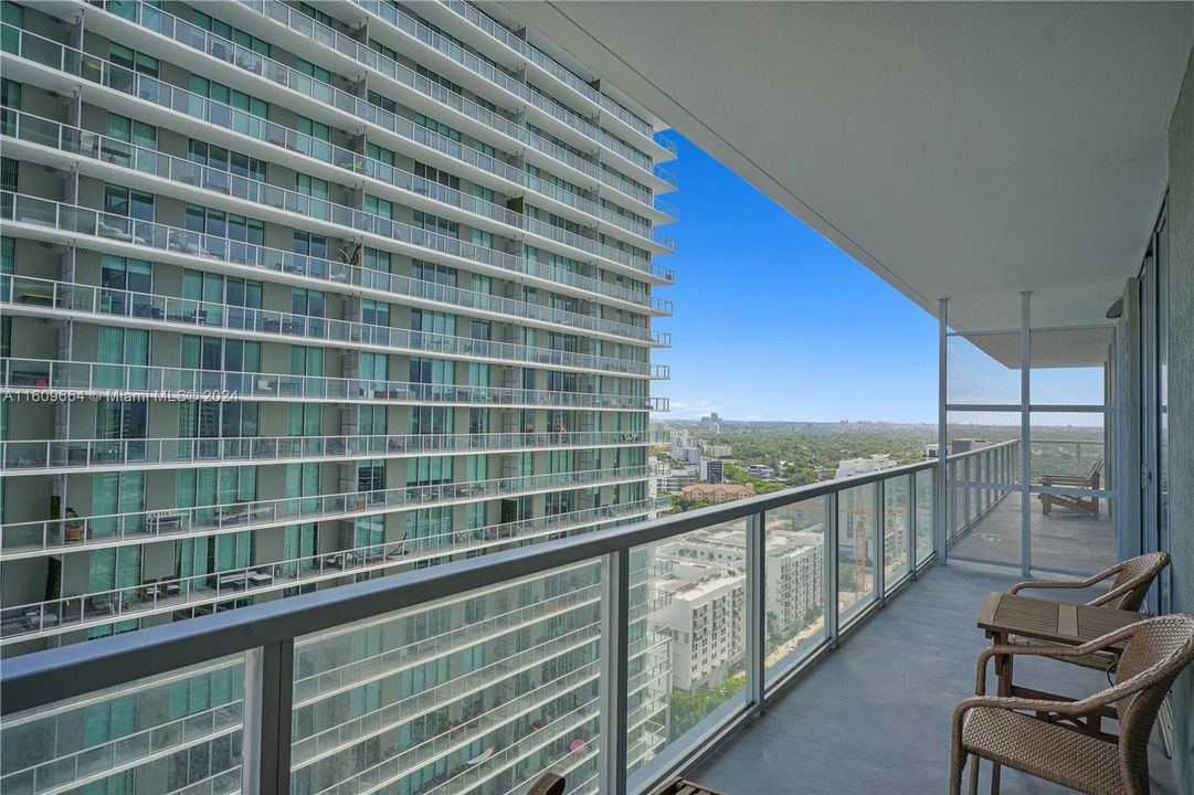 Recently Sold: $449,000 (1 beds, 1 baths, 707 Square Feet)