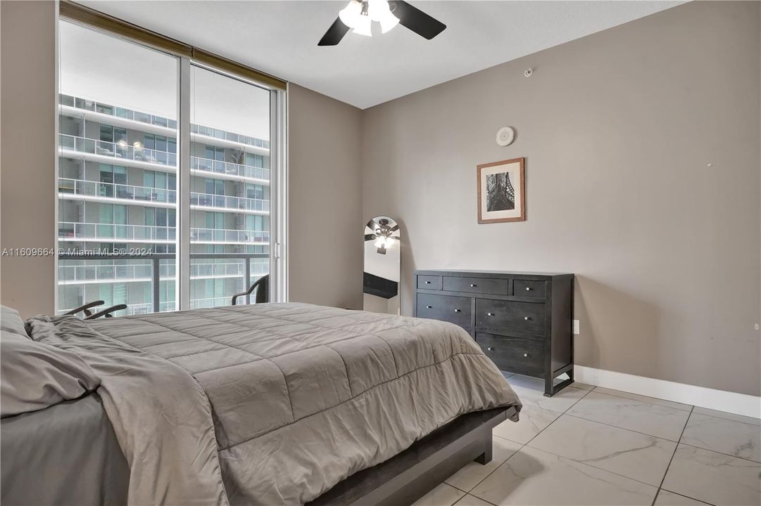 Recently Sold: $449,000 (1 beds, 1 baths, 707 Square Feet)