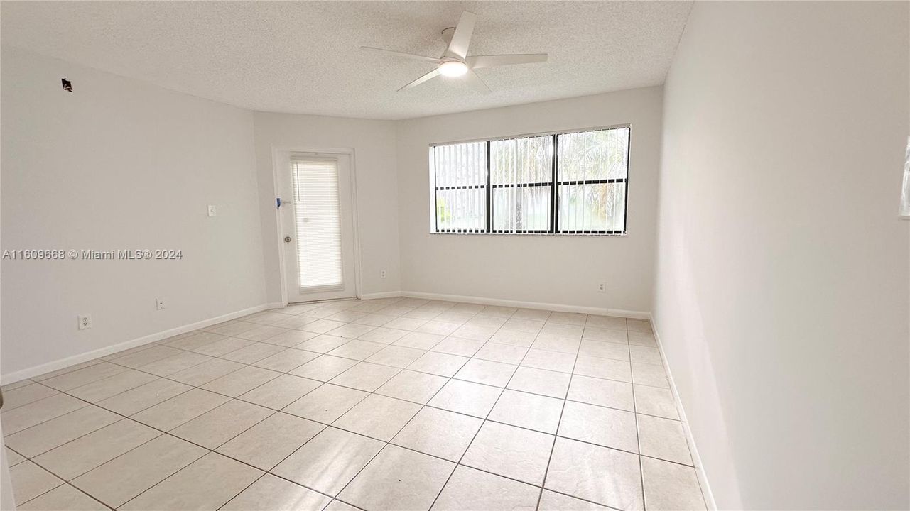 Recently Rented: $1,770 (1 beds, 1 baths, 650 Square Feet)