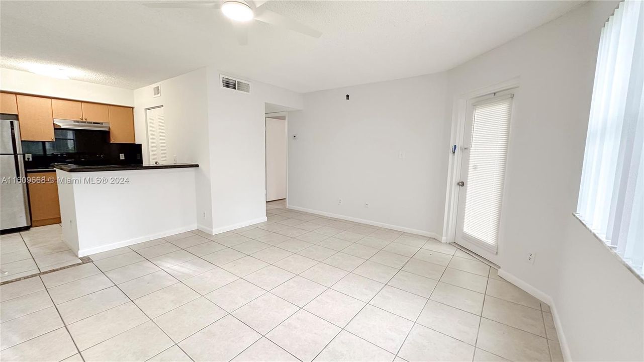 Recently Rented: $1,770 (1 beds, 1 baths, 650 Square Feet)