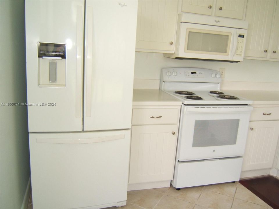 For Rent: $2,350 (3 beds, 2 baths, 1195 Square Feet)