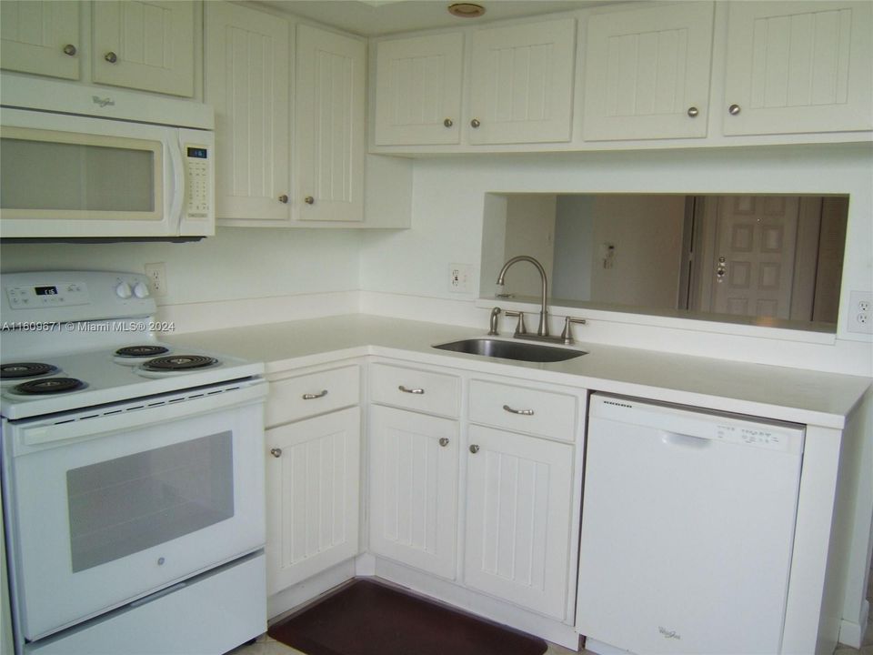 For Rent: $2,350 (3 beds, 2 baths, 1195 Square Feet)