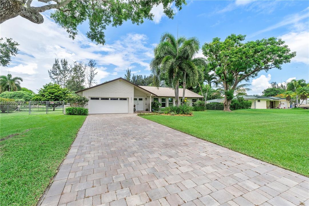 For Sale: $1,150,000 (3 beds, 2 baths, 1786 Square Feet)