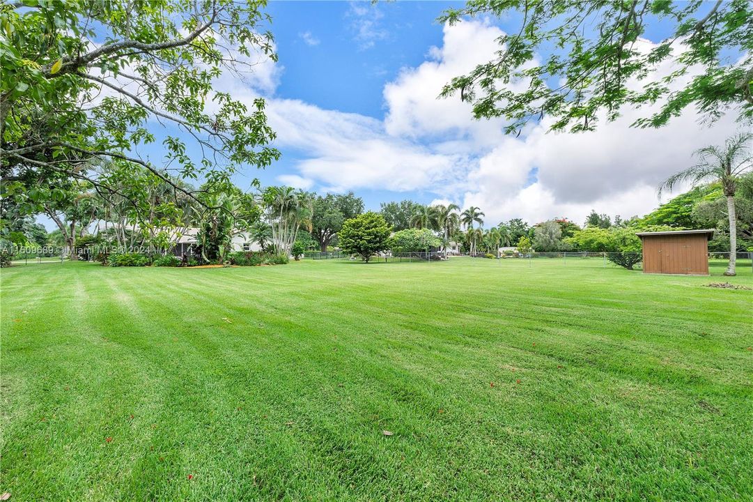 For Sale: $1,150,000 (3 beds, 2 baths, 1786 Square Feet)