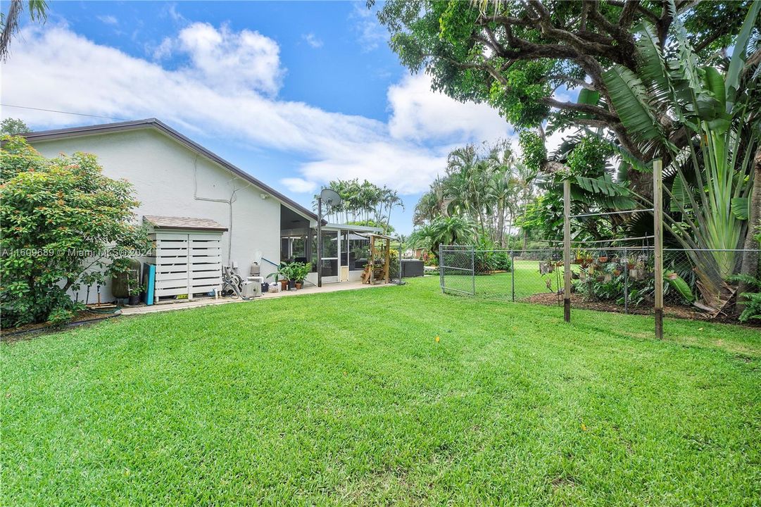 For Sale: $1,150,000 (3 beds, 2 baths, 1786 Square Feet)