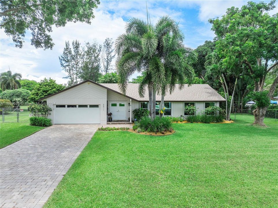 For Sale: $1,150,000 (3 beds, 2 baths, 1786 Square Feet)