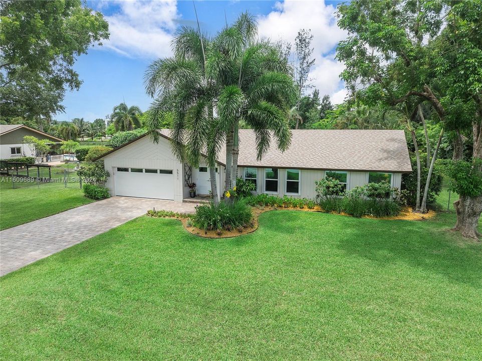 For Sale: $1,150,000 (3 beds, 2 baths, 1786 Square Feet)