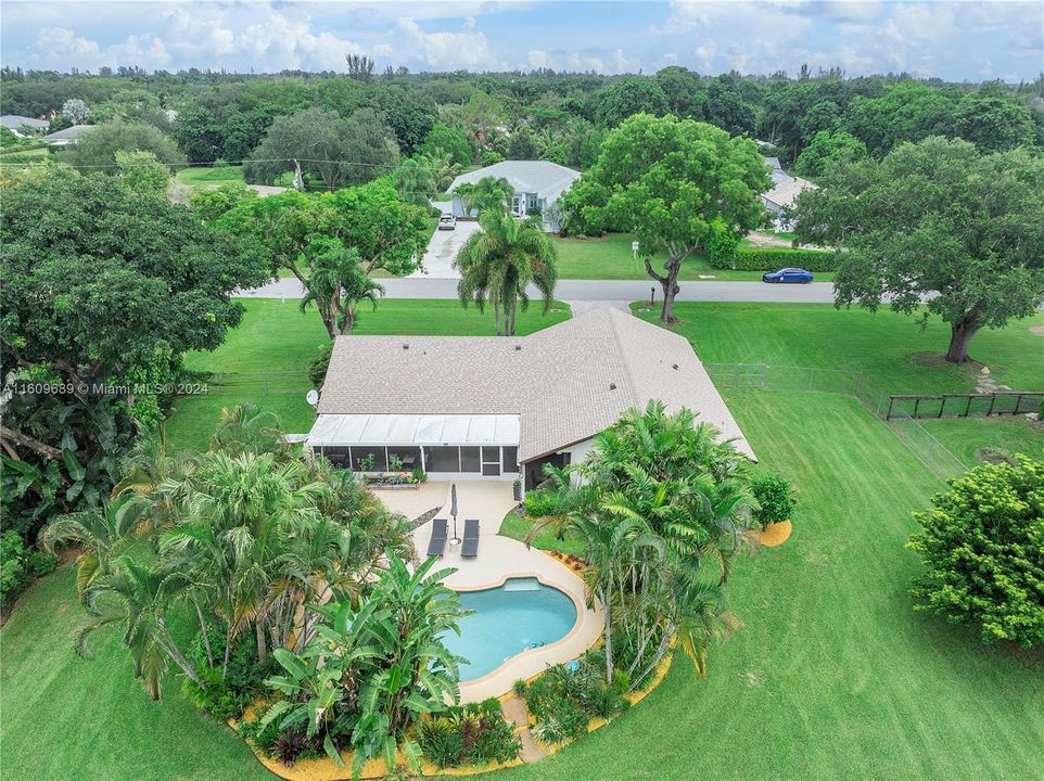 For Sale: $1,150,000 (3 beds, 2 baths, 1786 Square Feet)