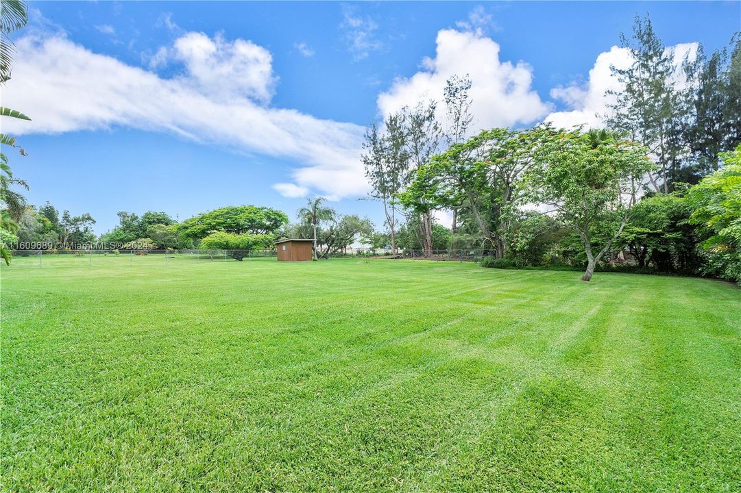 For Sale: $1,150,000 (3 beds, 2 baths, 1786 Square Feet)