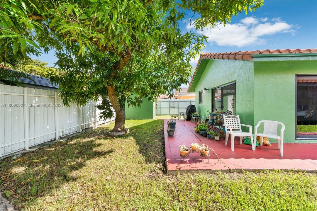 For Sale: $650,000 (3 beds, 2 baths, 1625 Square Feet)